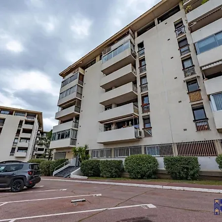 Le Chic - Cosy With Spacious Veranda Apartment Perpignan